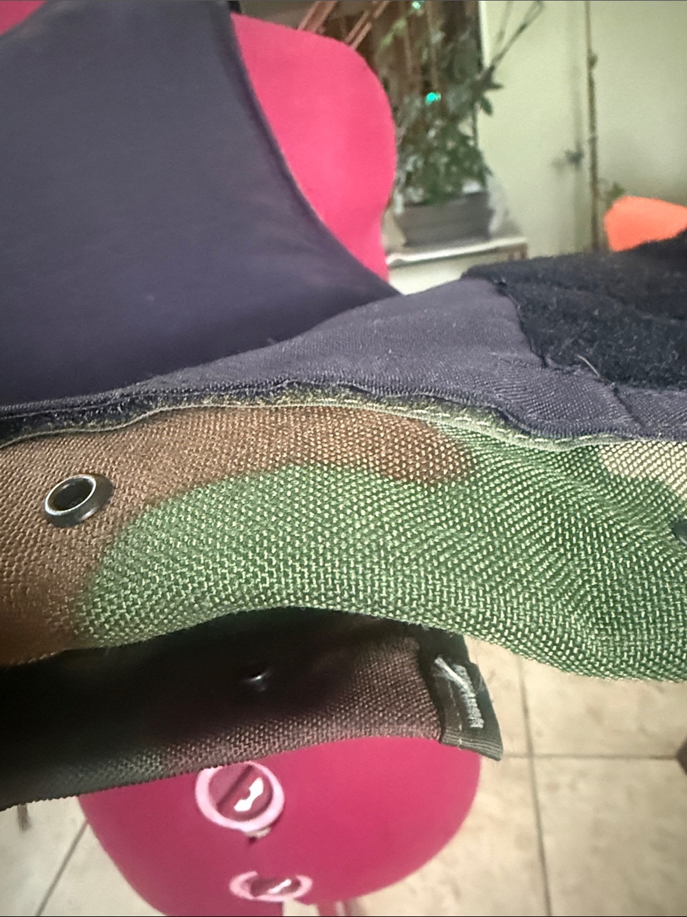 Tactical vest , classic M81 Woodland camouflage pattern. In excellent condition - Picture 13 of 13